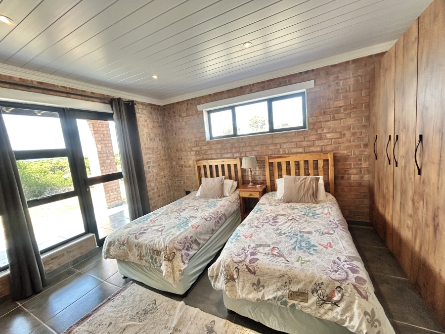 3 Bedroom Property for Sale in Paradise Beach Eastern Cape